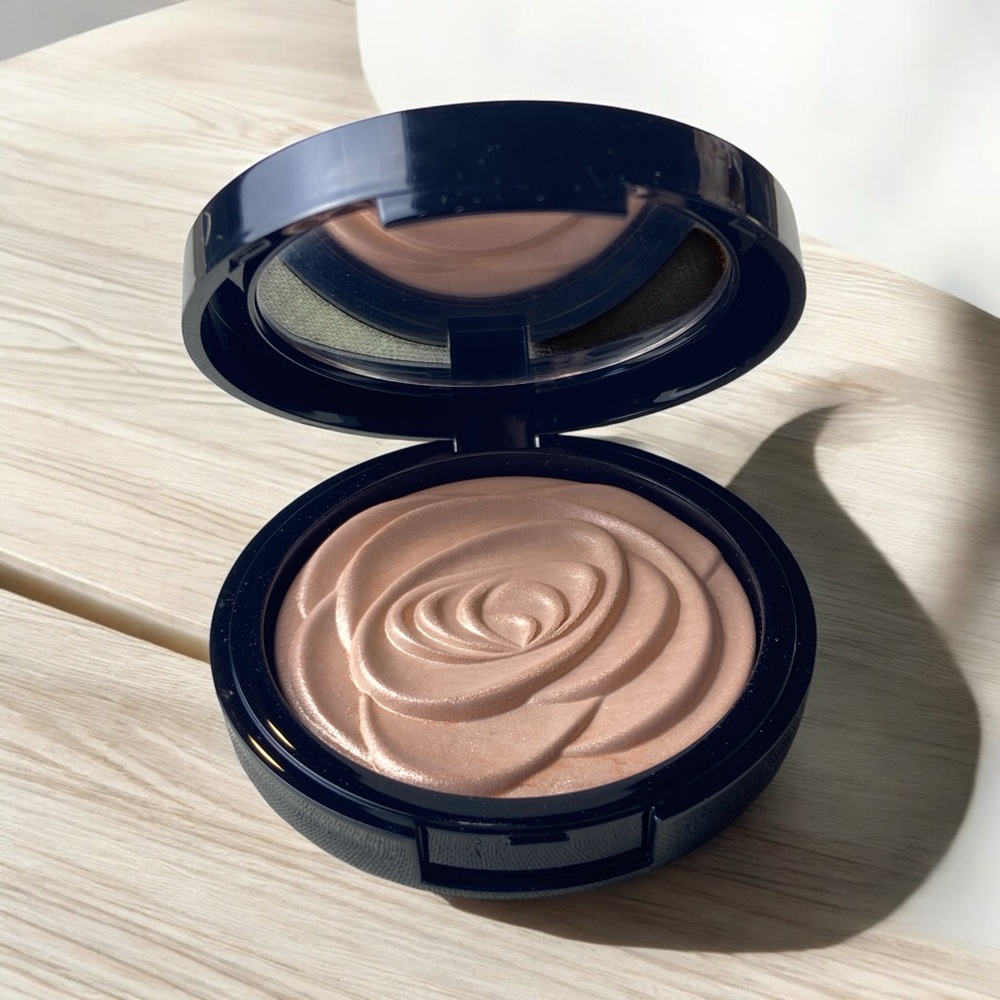 Beauty Pie Pro-Strobe Luminizer Highlight Powder - Picture 4 of 5